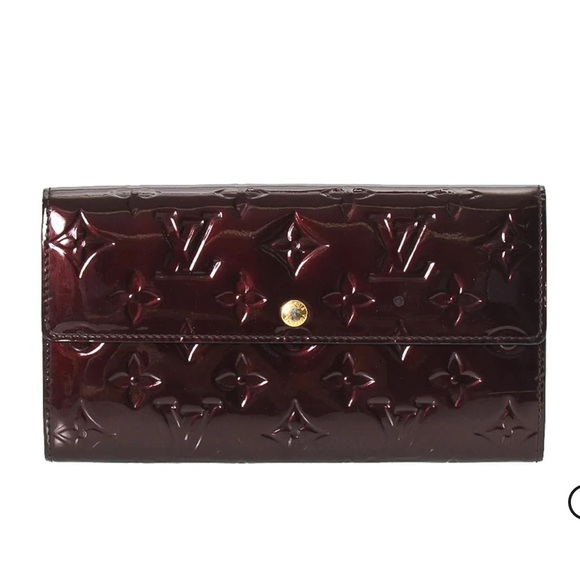 Louis Vuitton Handbags - Louis Vuitton Amarante Monogram Vernis Trifold Long Sarah Wallet